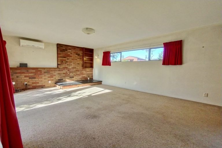 Photo of property in 2/36 Pupuke Road, Takapuna, Auckland, 0622
