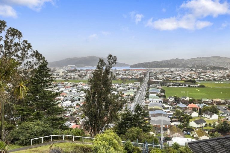 Photo of property in 75 Easther Crescent, Kew, Dunedin, 9012