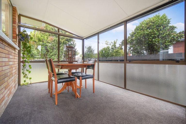 Photo of property in 2/15 Poinsettia Place, Henderson, Auckland, 0610