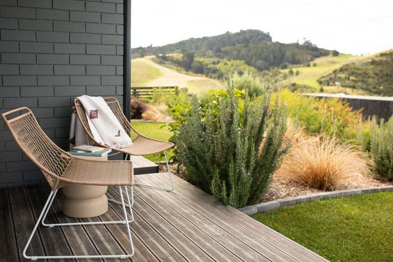 Photo of property in 7 Mason Rise, Tairua, 3508