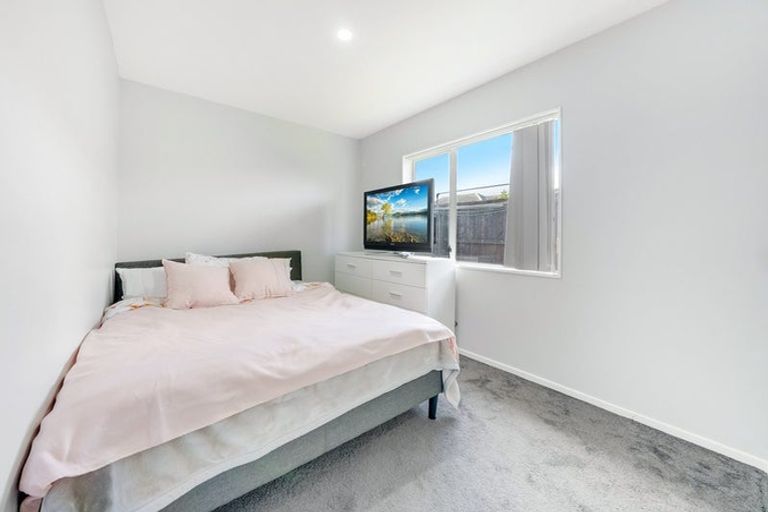 Photo of property in 47a Robert Skelton Place, Clendon Park, Auckland, 2103