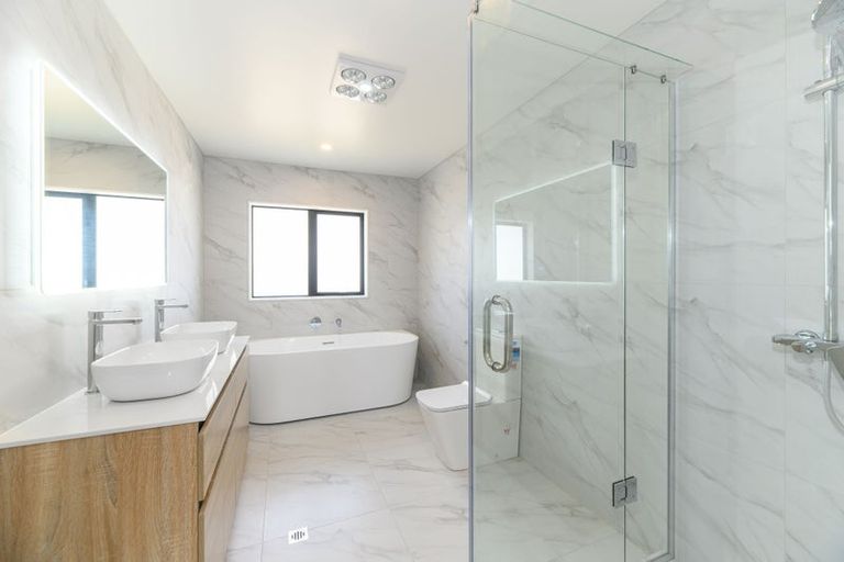 Photo of property in 5 Kate Duncan Drive, Swanson, Auckland, 0614