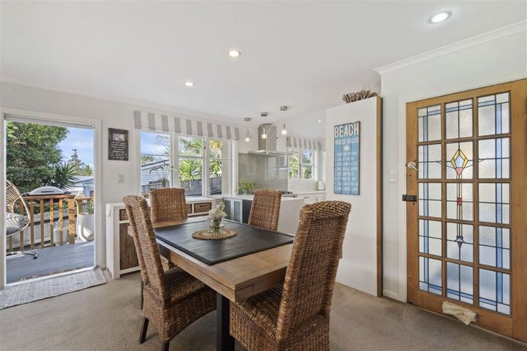 Photo of property in 113 Carlisle Road, Torbay, Auckland, 0632