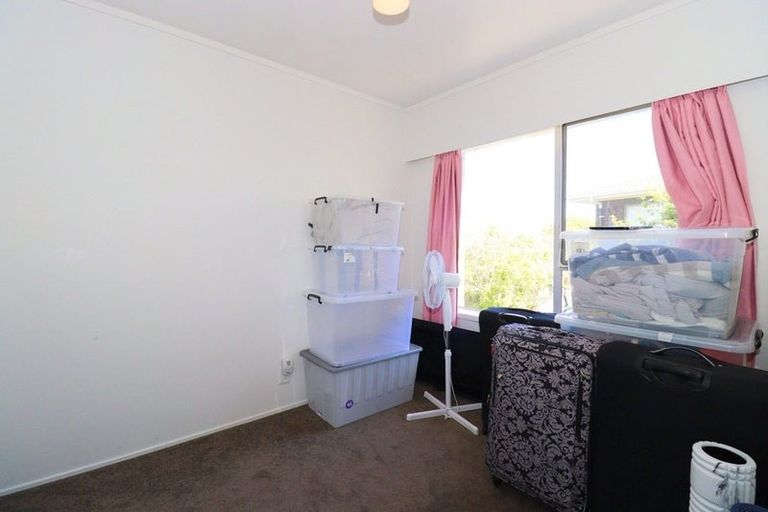 Photo of property in 1/48 Mirrabooka Avenue, Botany Downs, Auckland, 2010