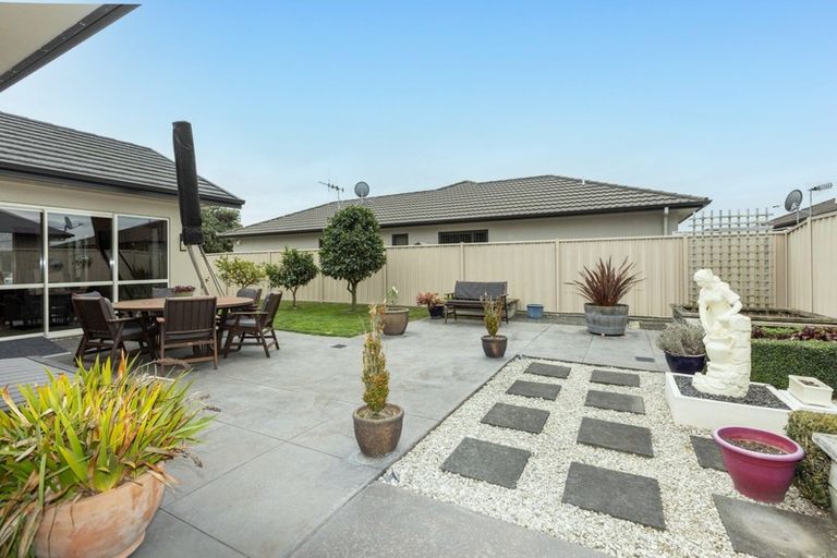 Photo of property in 27 Tasman Drive, Poraiti, Napier, 4112