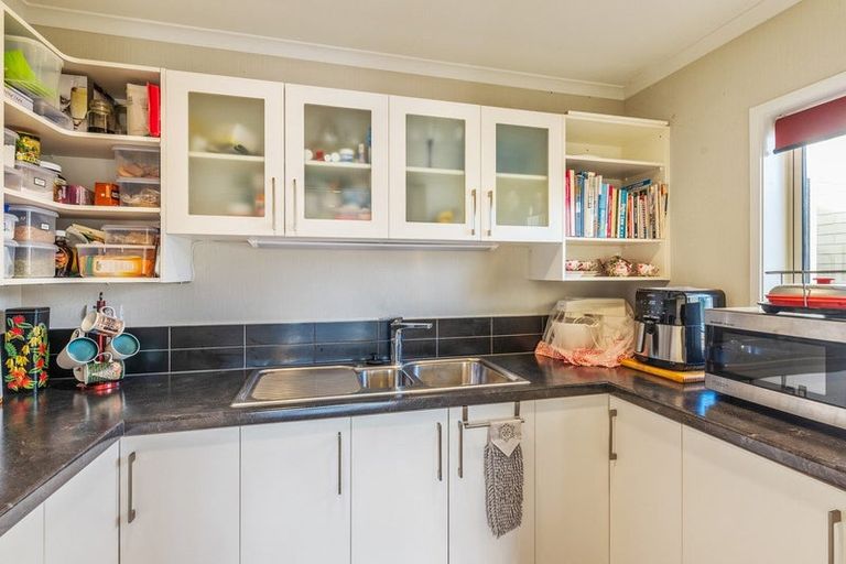 Photo of property in 36 Pharazyn Avenue, Waikanae Beach, Waikanae, 5036