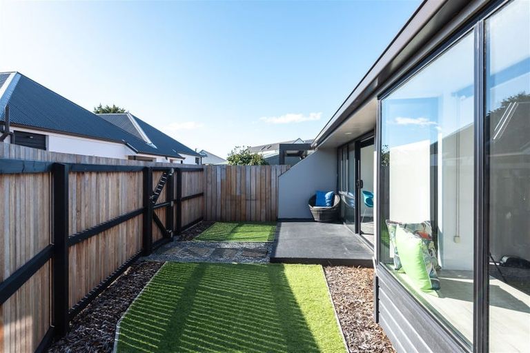 Photo of property in 7/71b Main Road, Redcliffs, Christchurch, 8081