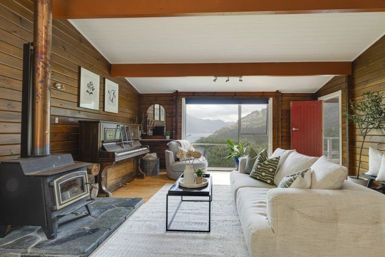 Photo of property in 22 Mckerrow Place, Sunshine Bay, Queenstown, 9300