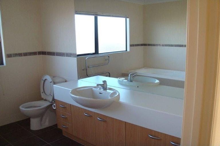 Photo of property in 73 Middlefield Drive, Flat Bush, Auckland, 2016