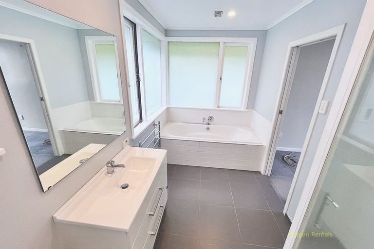 Photo of property in 8 Jellicoe Road, Murrays Bay, Auckland, 0630