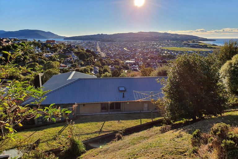 Photo of property in 32 Ravenswood Road, Saint Clair, Dunedin, 9012