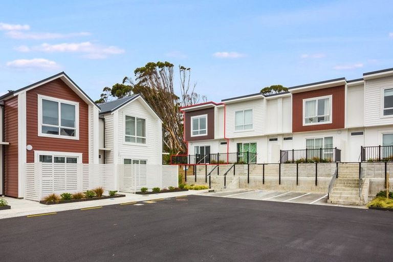 Photo of property in 27/30 Adventure Drive, Whitby, Porirua, 5024