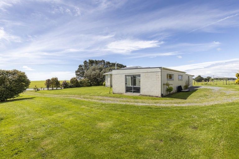 Photo of property in 260 Main North Road, Motunui, Waitara, 4383