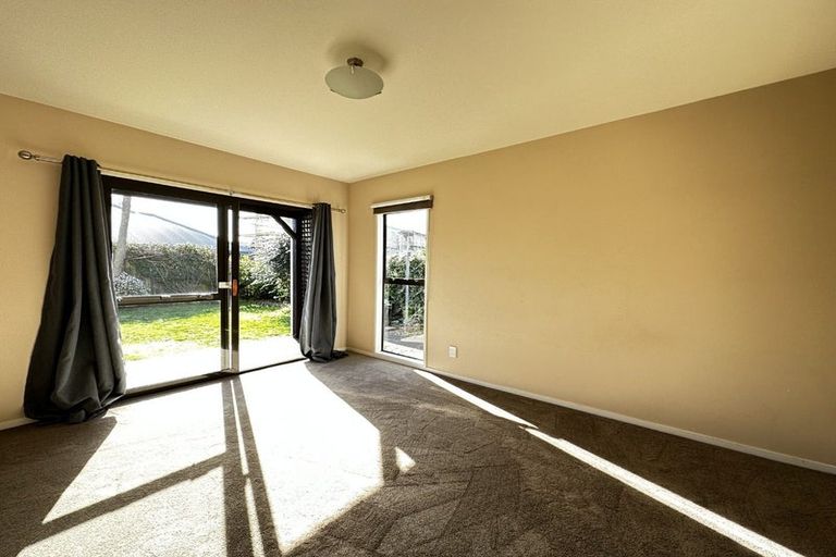 Photo of property in 1/63 Beachville Road, Redcliffs, Christchurch, 8081