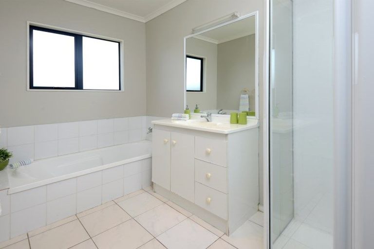 Photo of property in 3 Tir Conaill Avenue, Flat Bush, Auckland, 2019
