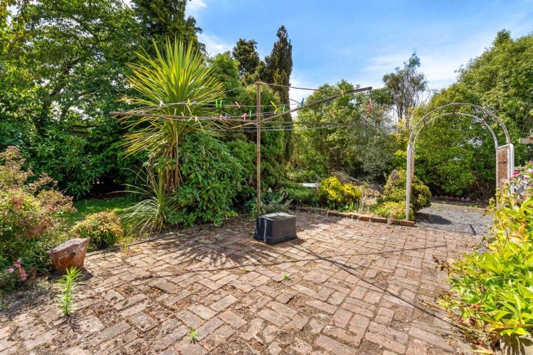 Photo of property in 16 Moore Street, Milton, 9220