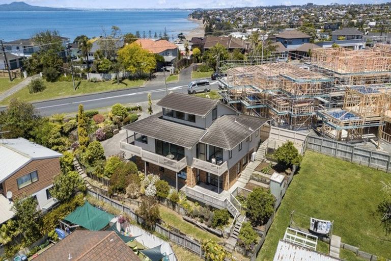 Photo of property in 852 Beach Road, Waiake, Auckland, 0630