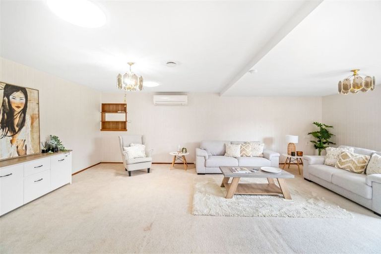 Photo of property in 121 Denise Crescent, Hornby, Christchurch, 8042