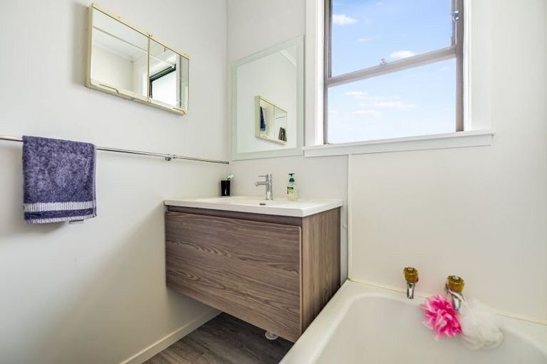 Photo of property in 40 Montgomery Crescent, Bader, Hamilton, 3206