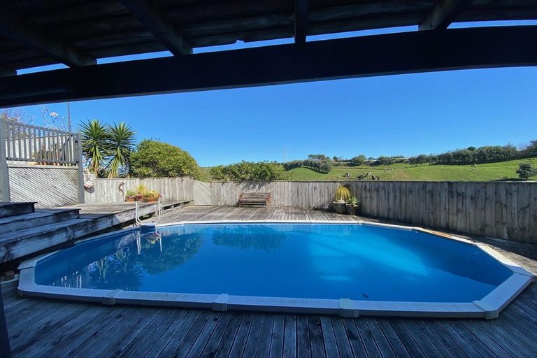 Photo of property in 30 Pararewa Drive, Whalers Gate, New Plymouth, 4310