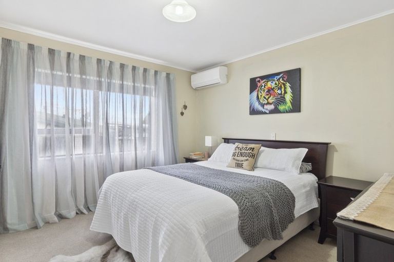 Photo of property in 17 Esmae Place, Dinsdale, Hamilton, 3204