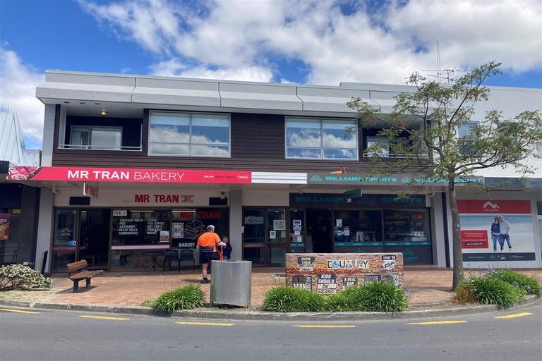 Photo of property in 154 Main Street, Upper Hutt Central, Upper Hutt, 5018