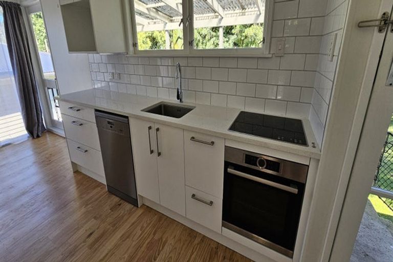 Photo of property in 5 Mcphail Street, Birkdale, Auckland, 0626