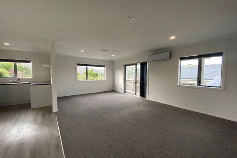 Photo of property in 23 Hampton Hill Road, Tawa, Wellington, 5028