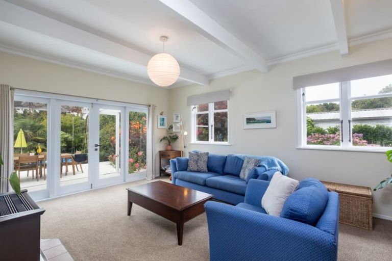 Photo of property in 213 Te Moana Road, Waikanae, 5036