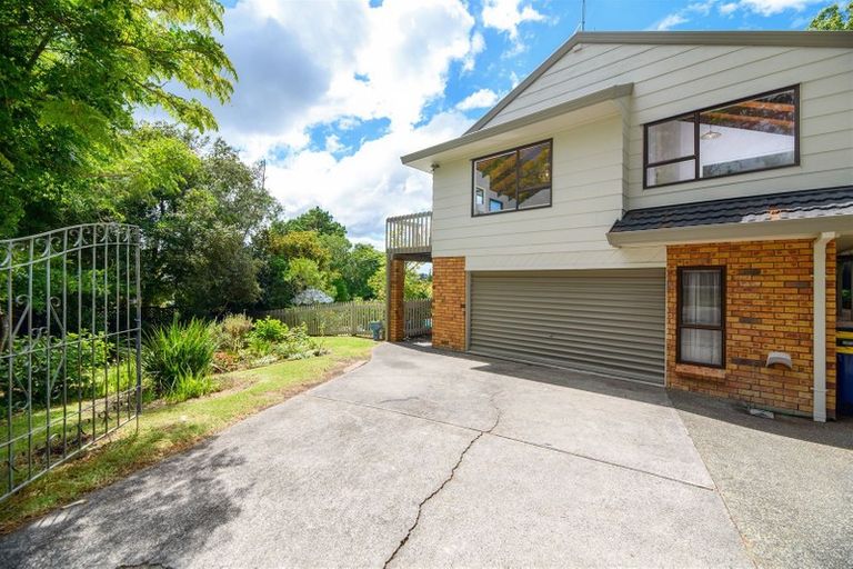 Photo of property in 1 Kallista Place, Browns Bay, Auckland, 0630