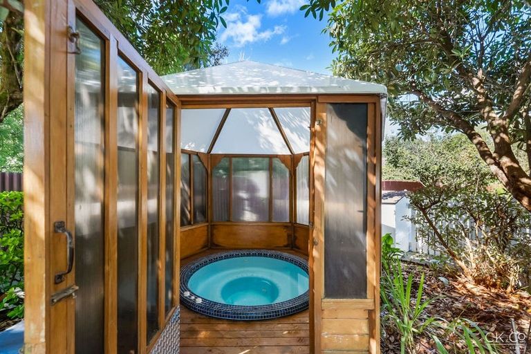 Photo of property in 127 Gemstone Drive, Birchville, Upper Hutt, 5018