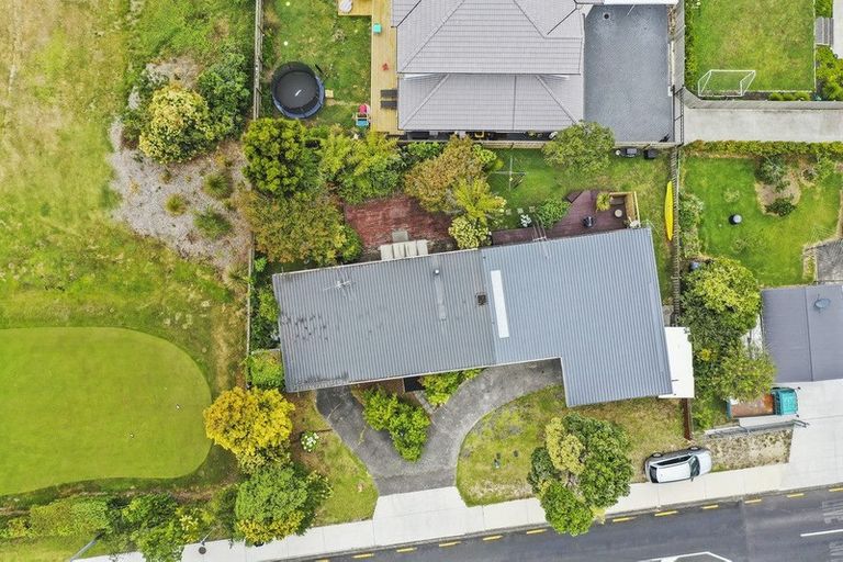 Photo of property in 2/1 Golf Road, New Lynn, Auckland, 0600