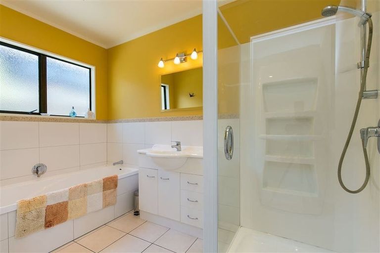 Photo of property in 74 Amapur Drive, Khandallah, Wellington, 6035