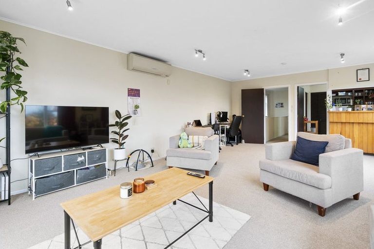 Photo of property in 6 Walker Avenue, Paremata, Porirua, 5026