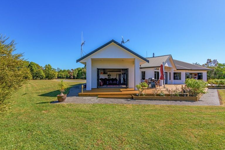Photo of property in 79 Polson Hill Drive, Aokautere, Palmerston North, 4471