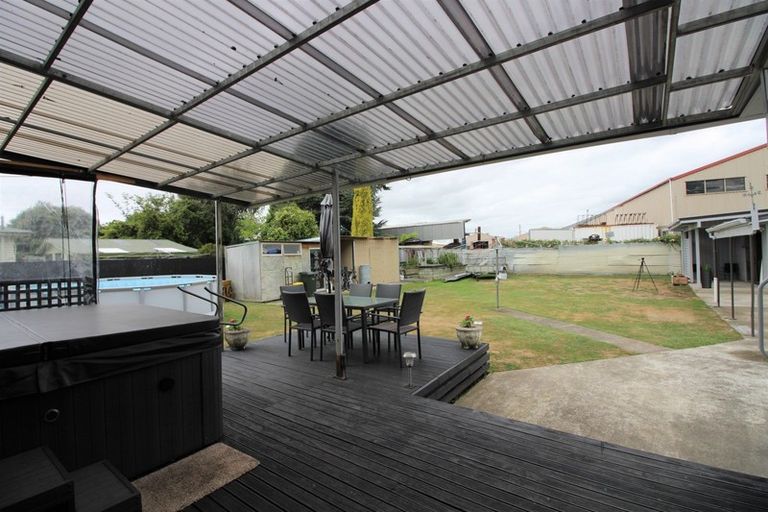 Photo of property in 13 Windsor Street, Dannevirke, 4930