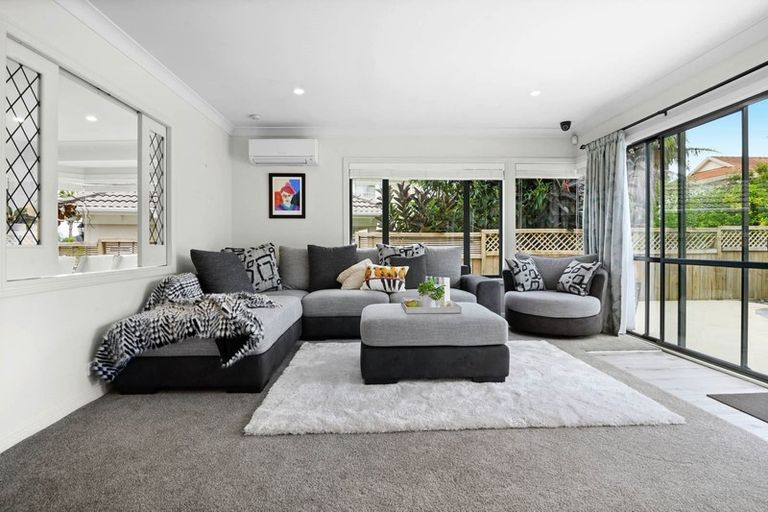 Photo of property in 3a The Mews, Shamrock Park, Auckland, 2016