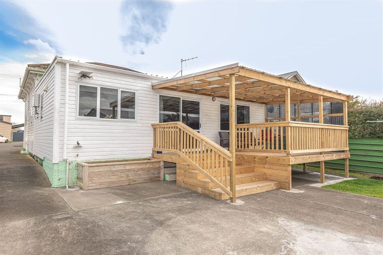 Photo of property in 12 George Street, Aramoho, Whanganui, 4500
