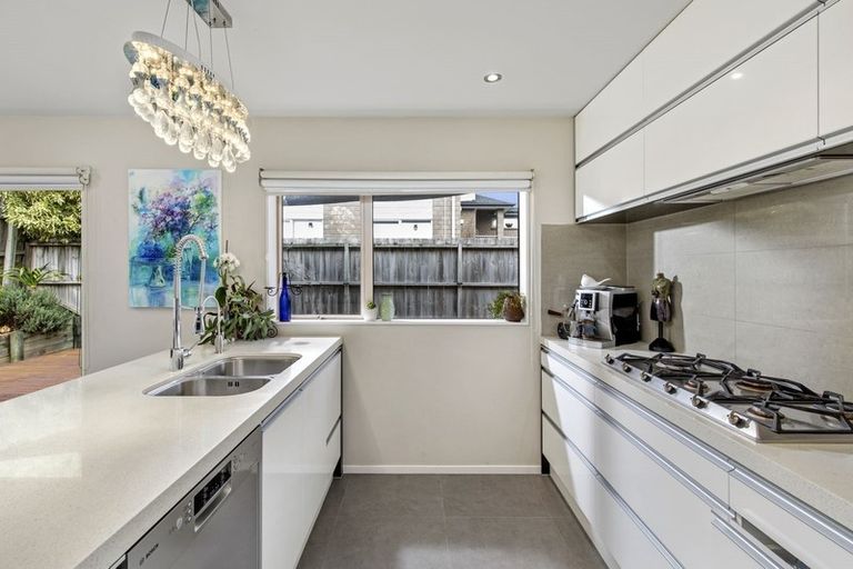 Photo of property in 30c Schnapper Rock Road, Schnapper Rock, Auckland, 0632