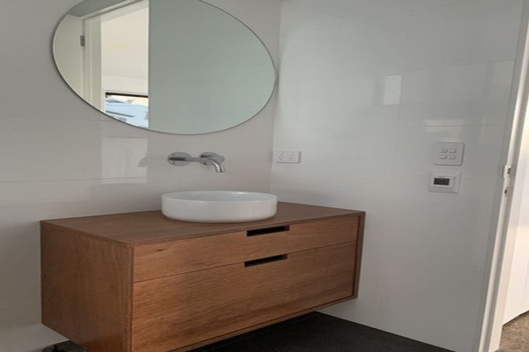 Photo of property in 14 City View Terrace, Birkenhead, Auckland, 0626