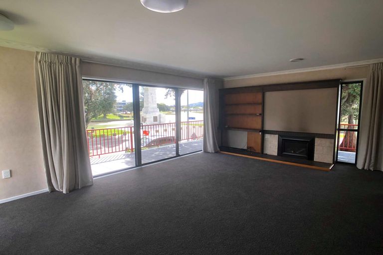 Photo of property in 71 Esplanade, Kaiti, Gisborne, 4010