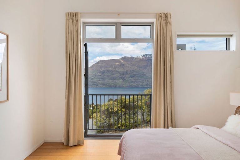 Photo of property in 45 Dart Place, Fernhill, Queenstown, 9300