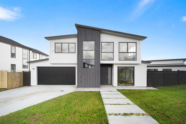 Photo of property in 9 Korowhiti Road, Clarks Beach, 2122