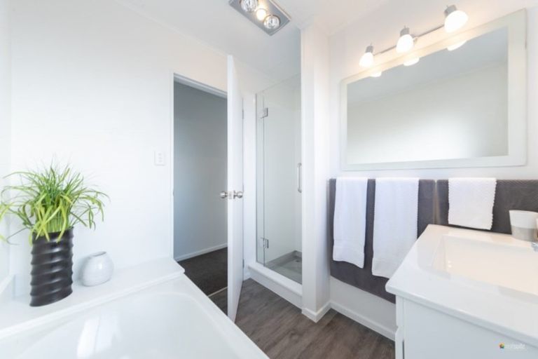 Photo of property in 35a Roband Crescent, Brown Owl, Upper Hutt, 5018