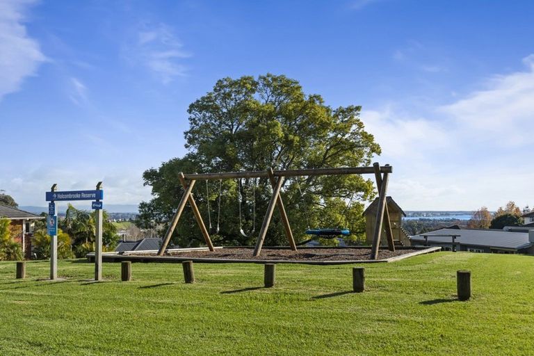 Photo of property in 21 Holcombrooke Lane, Welcome Bay, Tauranga, 3175