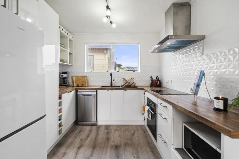 Photo of property in 24 Childers Road, Ranui, Auckland, 0612