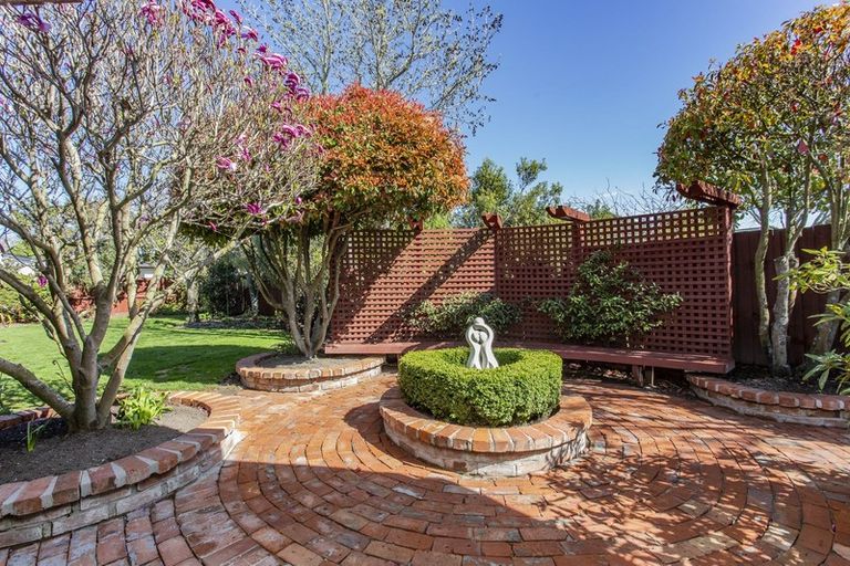 Photo of property in 21 Rempstone Drive, Halswell, Christchurch, 8025