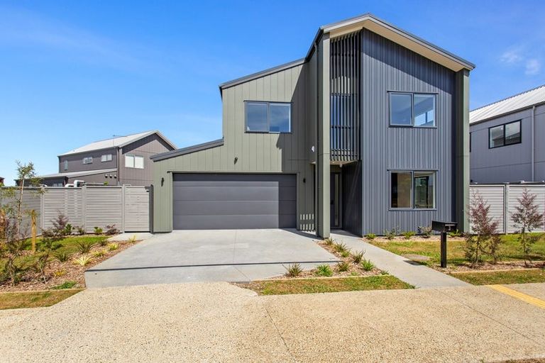 Photo of property in 3 Aquamarine Road, Rosehill, Papakura, 2113