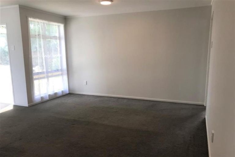 Photo of property in 14 Court Town Close, Mangere, Auckland, 2022