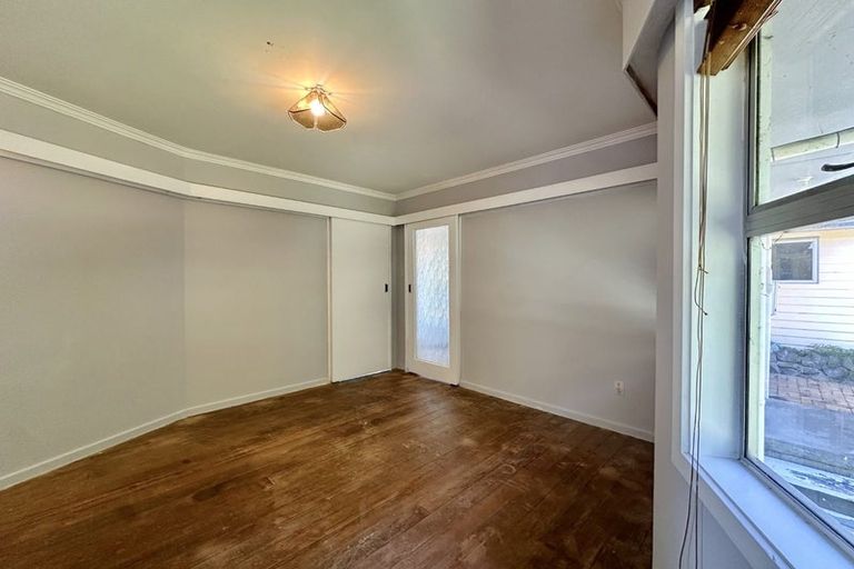 Photo of property in 480 Stokes Valley Road, Stokes Valley, Lower Hutt, 5019